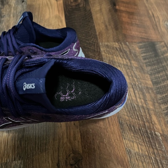 EUC Asics Women’s Gel-Nimbus 24 Purple/Light Blue Size 8.5 - Picture 10 of 12